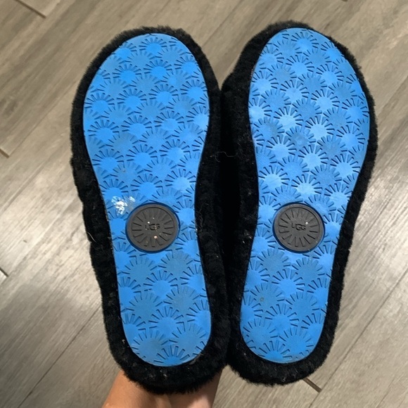 UGG Fluff Yeah Rainbow Strap Black Sling Back Slippers size 7 - Picture 5 of 8